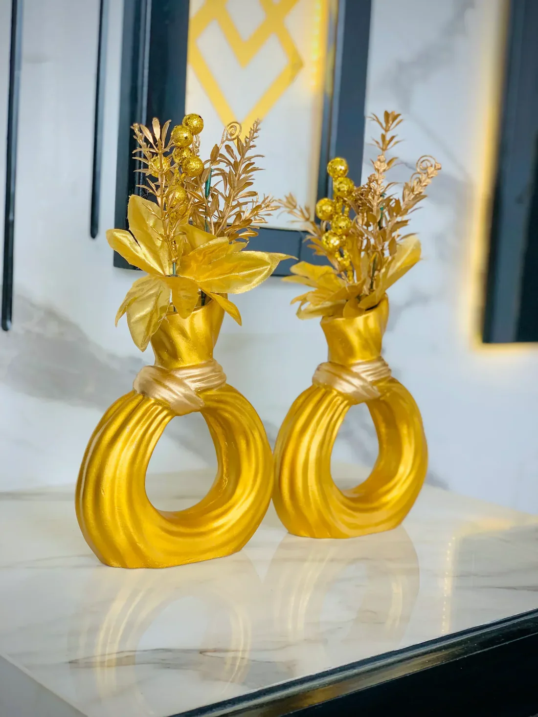 Gold2 Chic Donut Style Vases – Set of 2 - Image 1